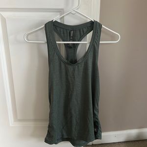 Vuori lux performance tank